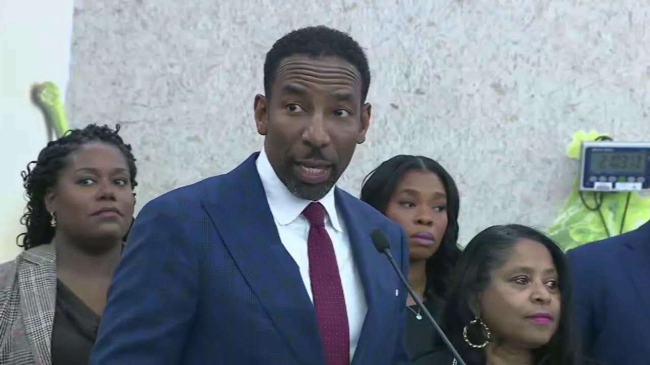LIVE: Atlanta officials outline emergency food assistance as SNAP set to pause