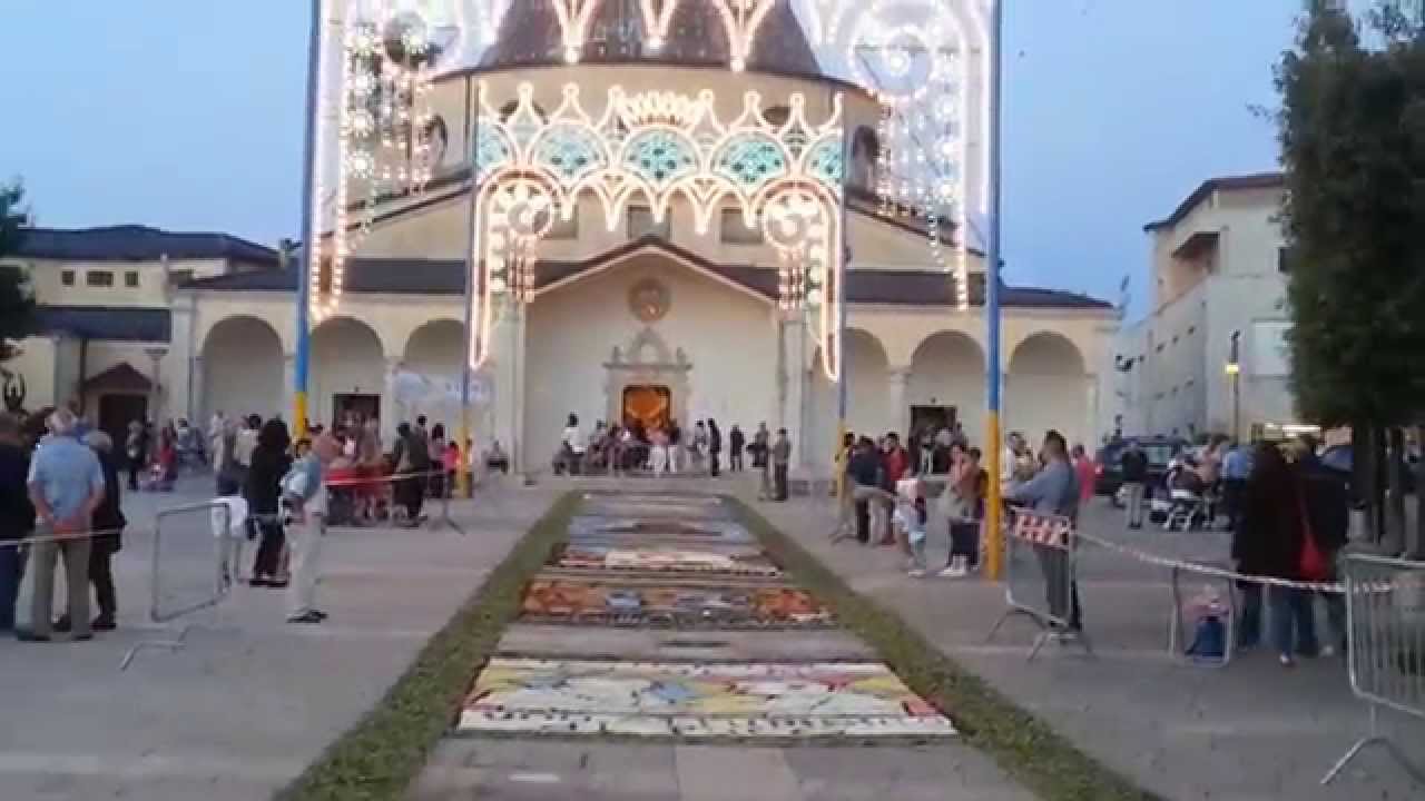 LIONI (Avellino-Irpinia-Italy ) - INFIORATA DEL 16 AGOSTO - OMAGGIO A SAN ROCCO - PATRONO DI LIONI -