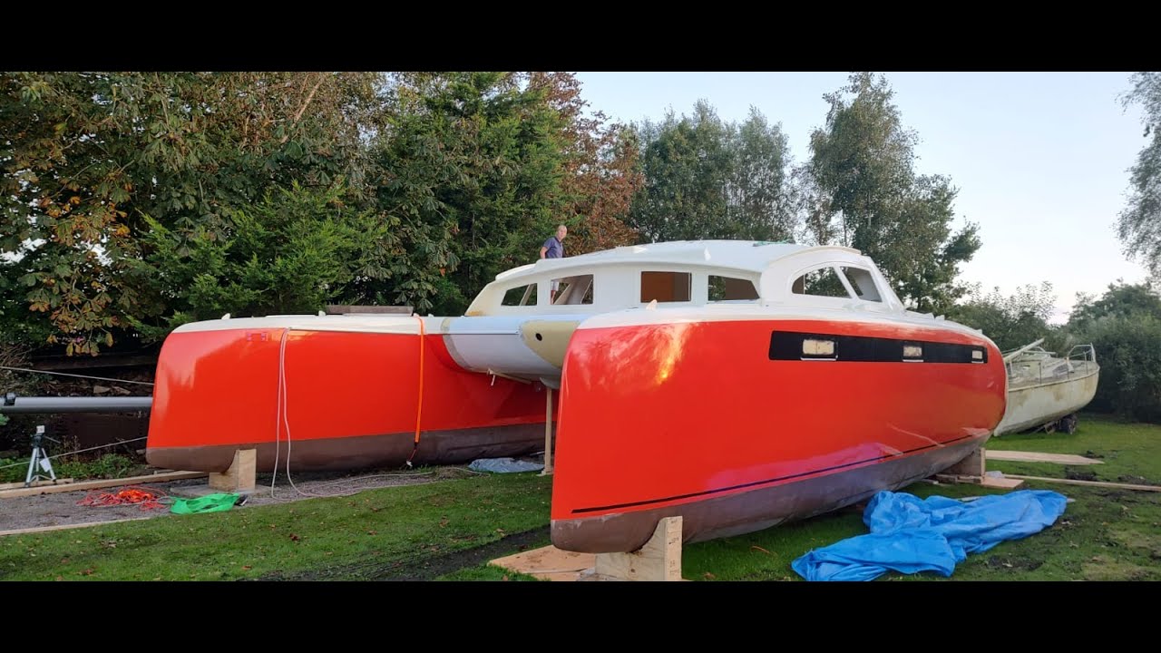 Transport of the sailing catamaran parts ‐ Aquataurus