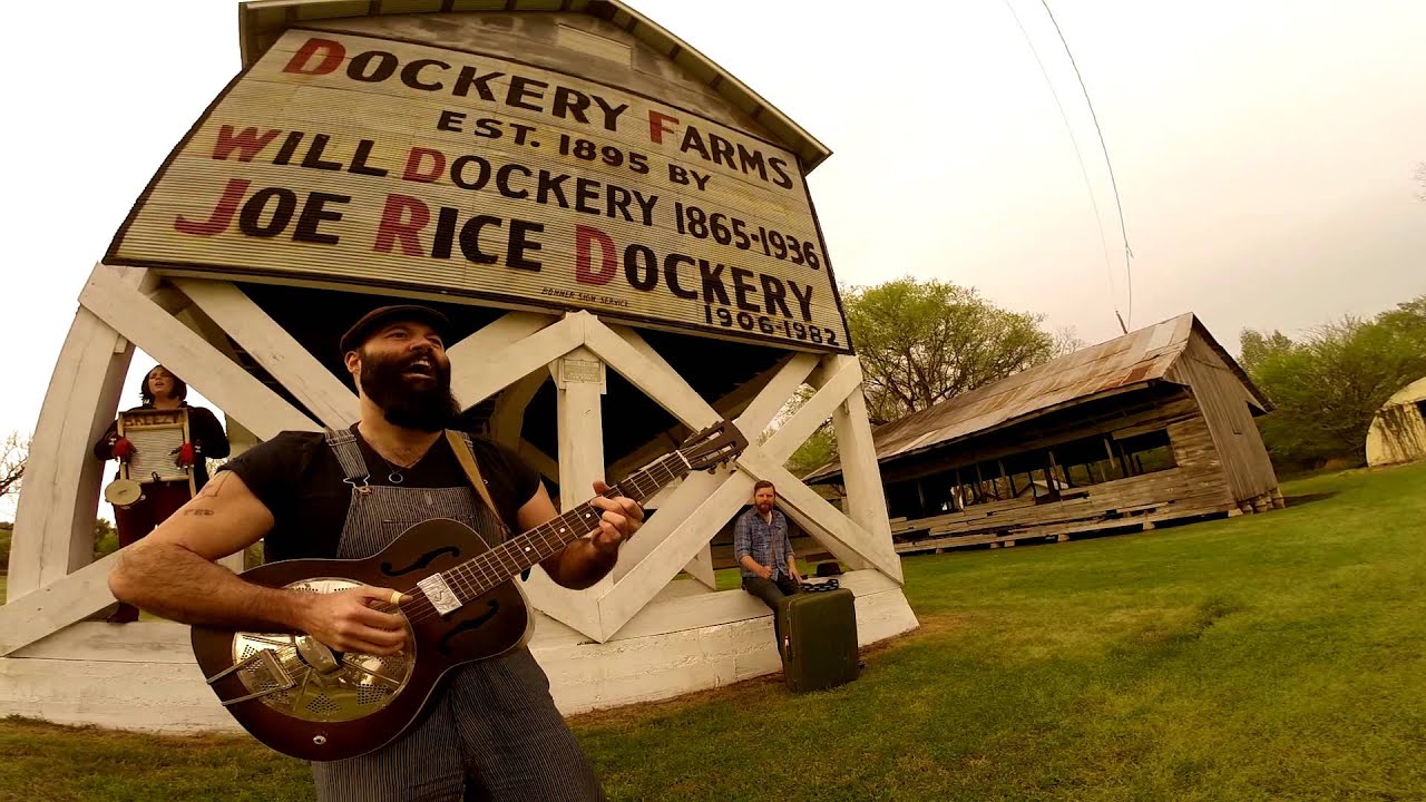Pickin' Paw Paws live at Dockery Farm by Reverend Peyton's Big Damn Band: Front Porch Session