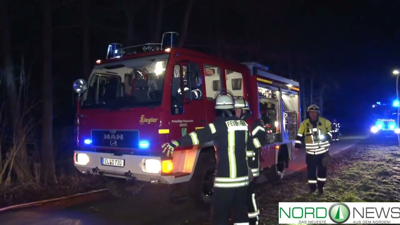 Geeste   Löscharbeiten Brand