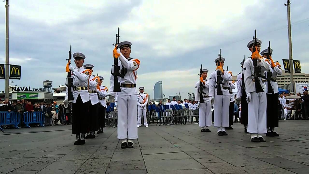 2015년 해군 순항훈련전단 의장시범 In spain