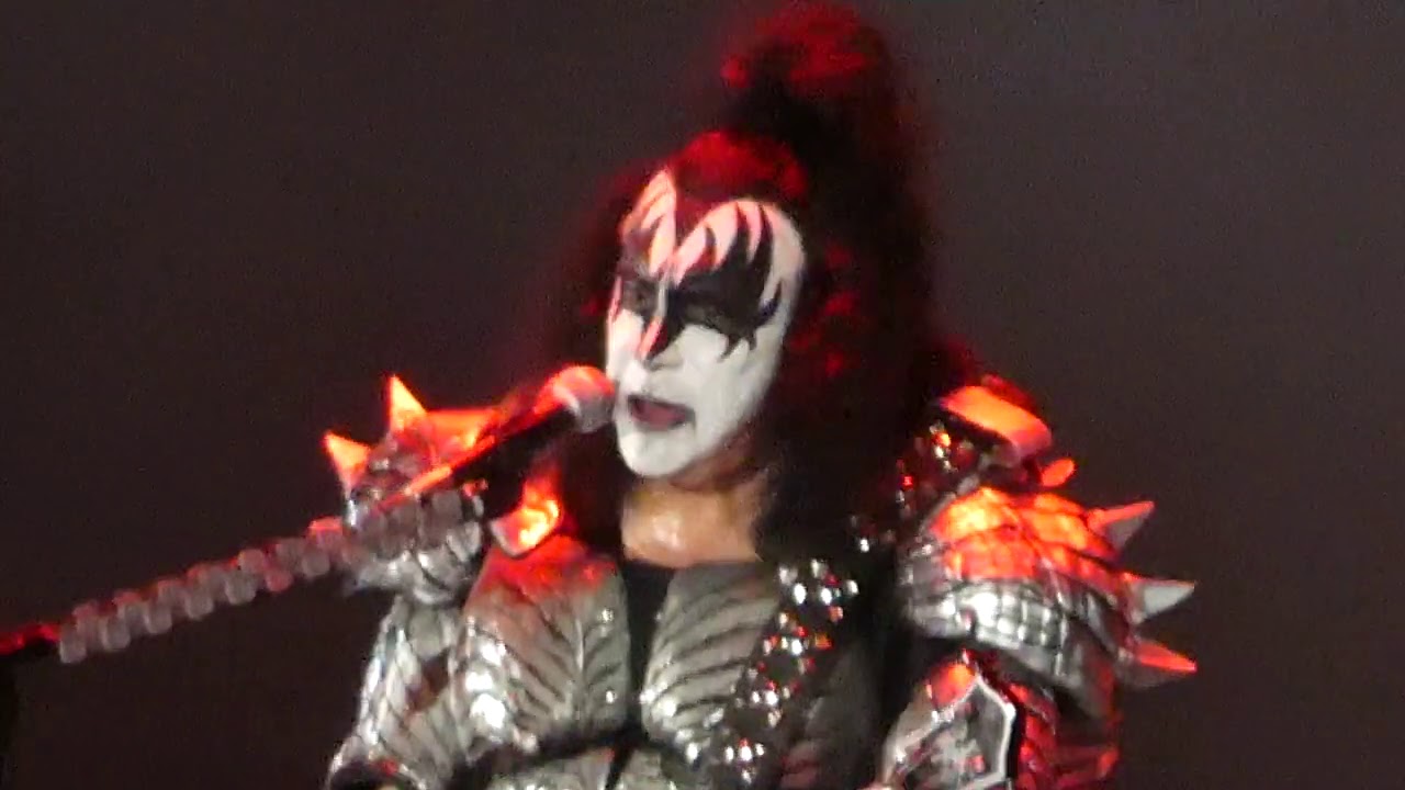 Kiss - I love it Loud/Heavens on Fire Dubai 12-31-2020.
