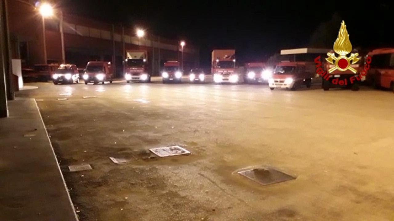 Genova,i vigili del fuoco partono da Mestre per dare il cambio ai colleghi lombardi