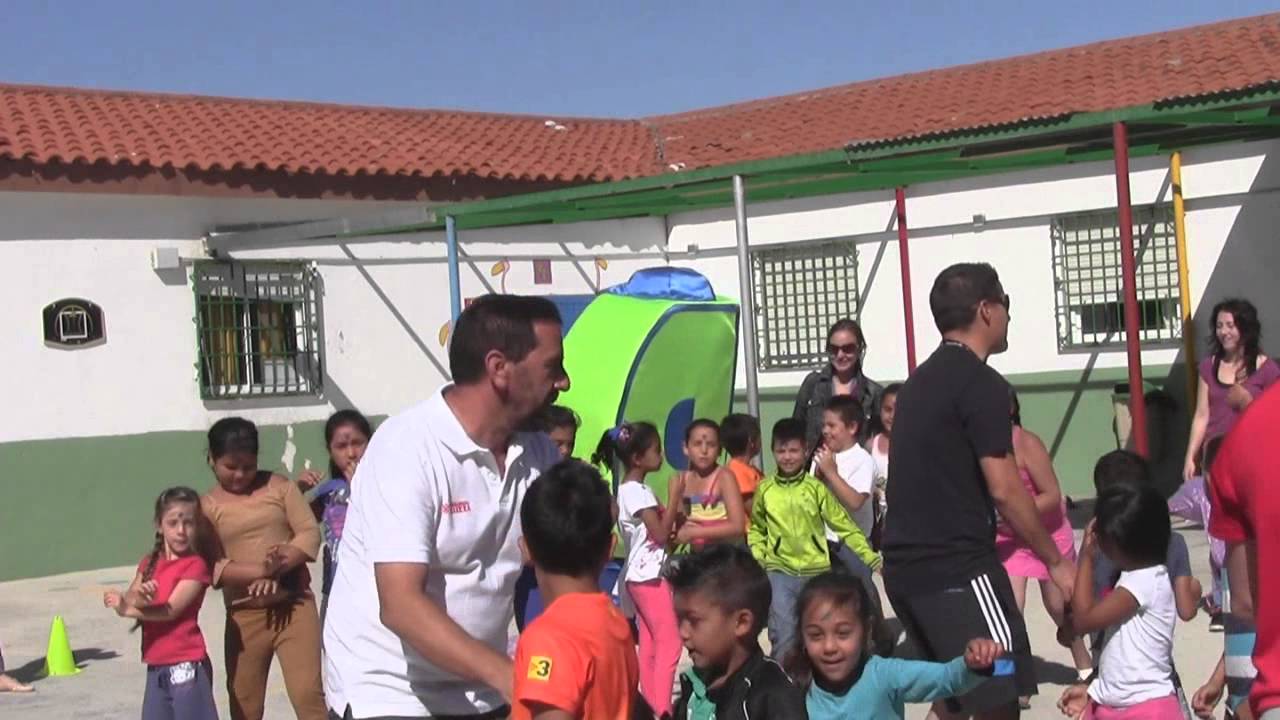 Trabajadores de Limasa colaboran con el Colegio María de la O