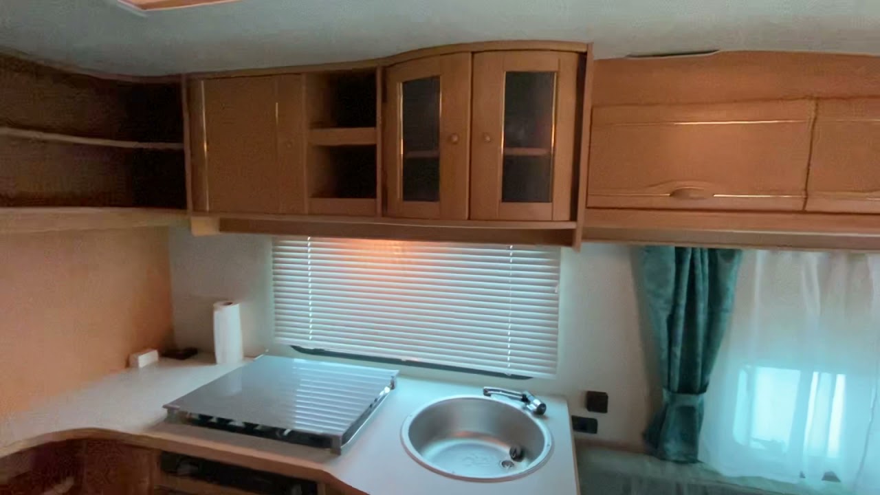 RICAR - Adria Unica 502 UT z przedsionkiem.