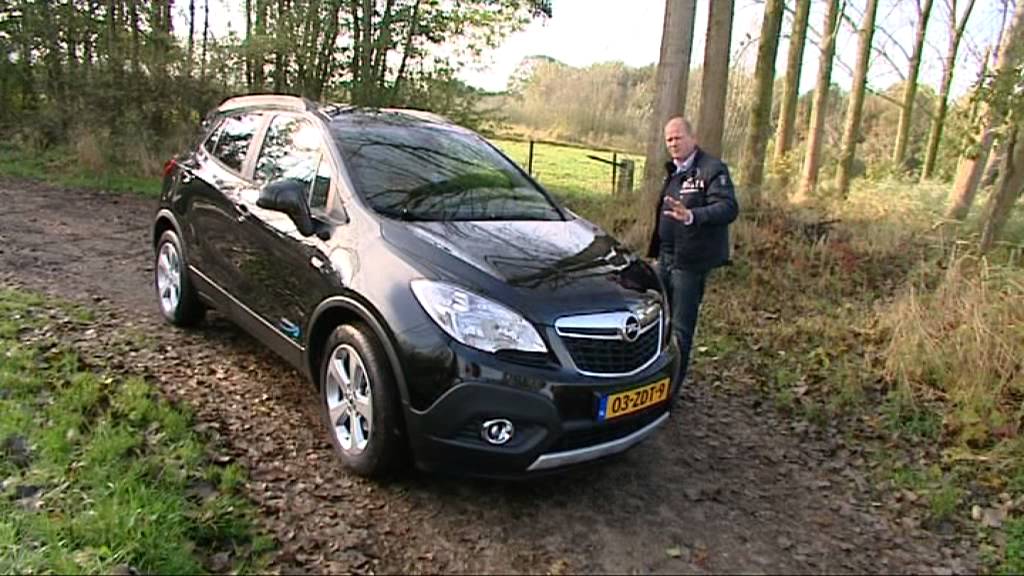 Rij impressie (roadtest) nieuwe Opel Mokka door presentator Jan-Willem van den Akker