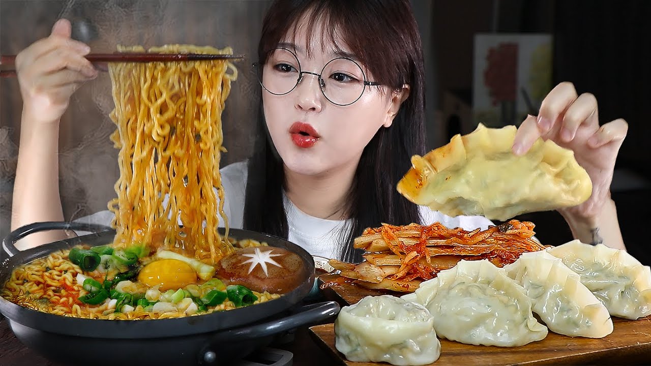 АСМР ЕДА ОСТРЫЙ РАМЕН И ПЕЛЬМЕНИ🍜🥟 | MUKBANG