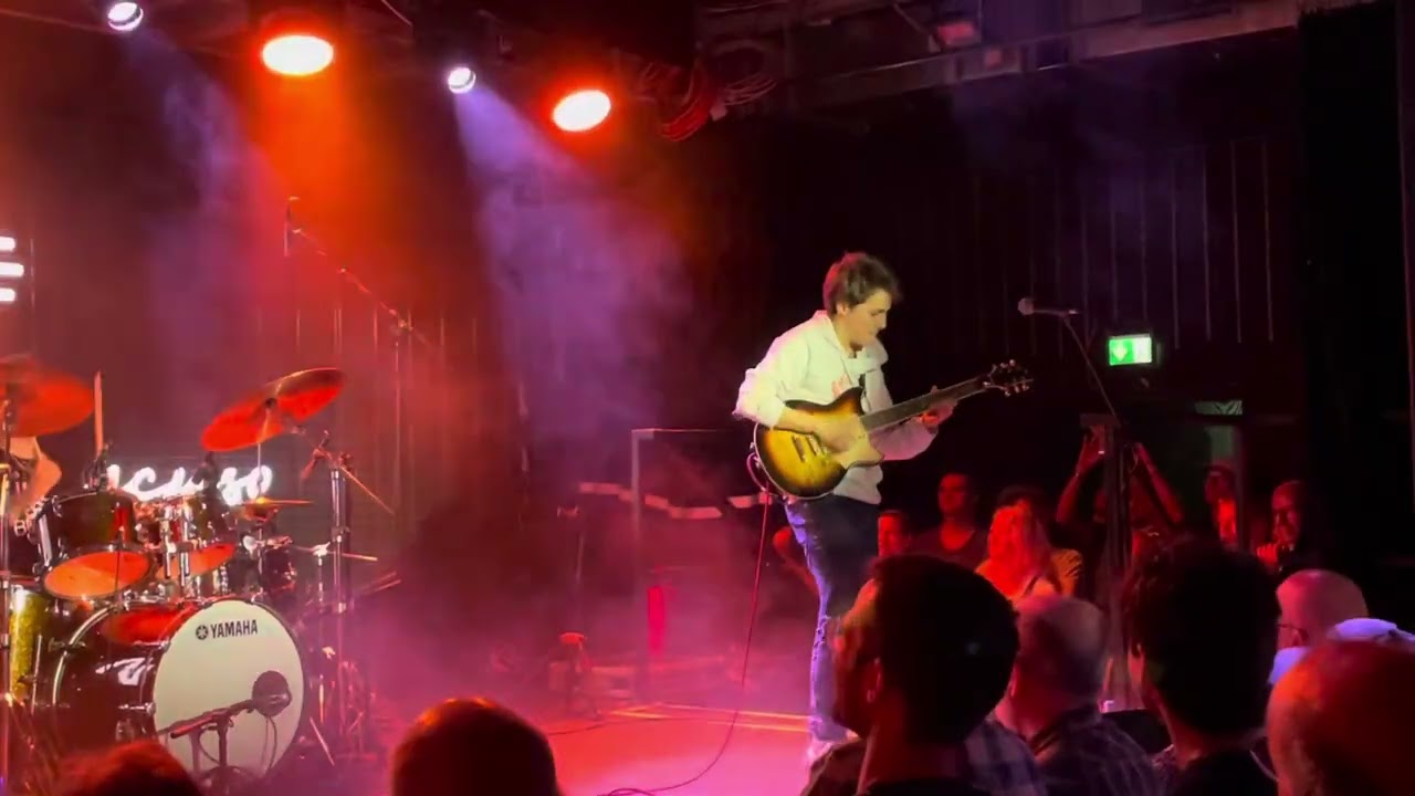 &bdquo;The Chicken&ldquo; by Matteo Mancuso, Riccardo Oliva and Gianluca Pellerito - live in Hamburg 04.05.24
