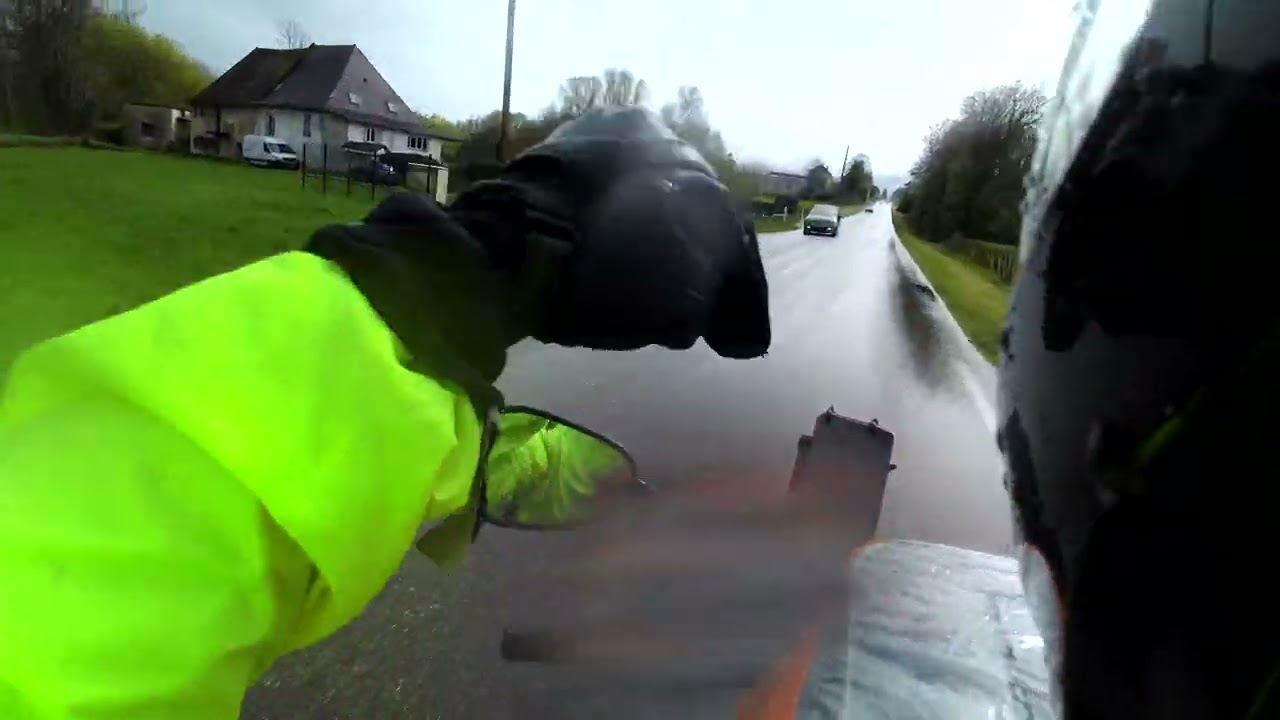 Guillaume commente / conseil roulage moto sur mouillé