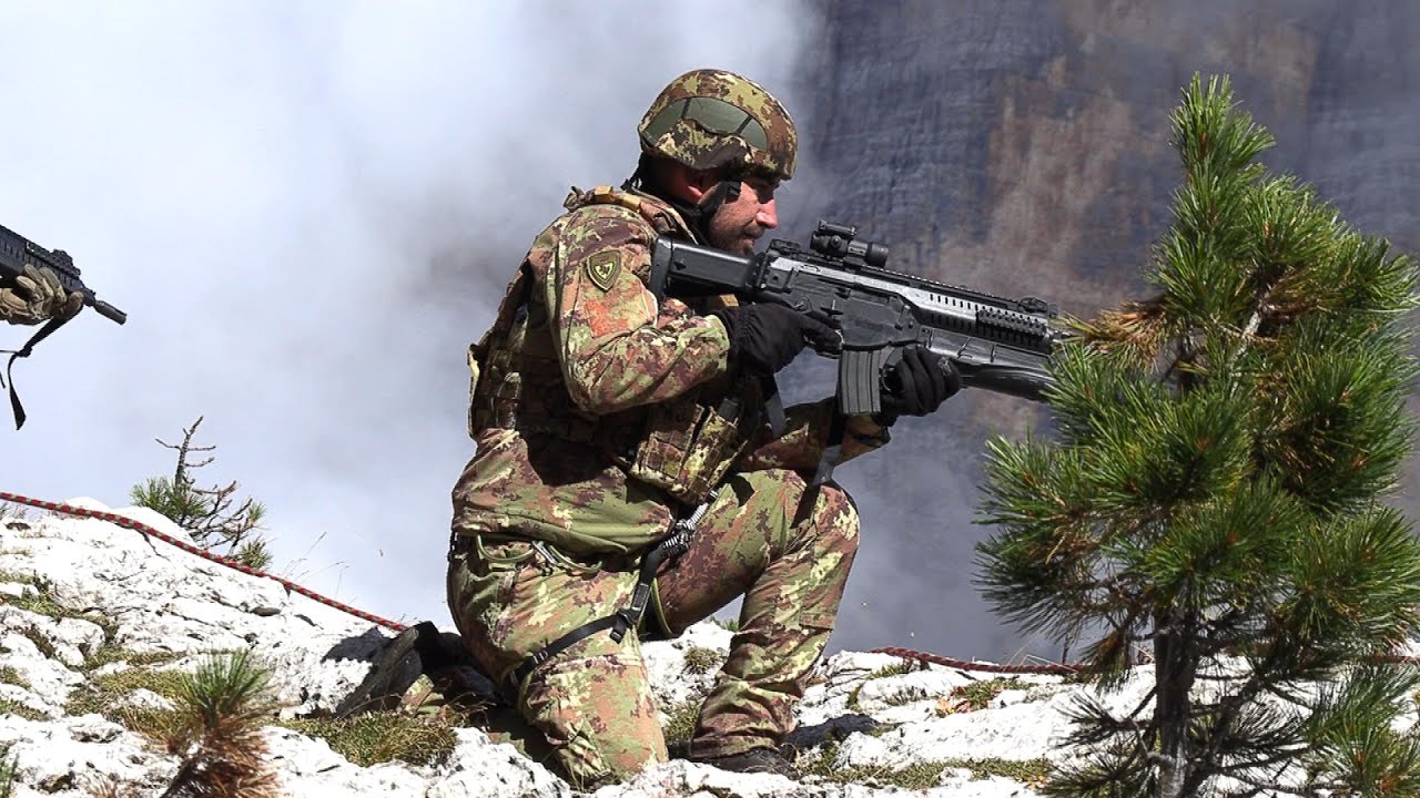 Truppe Alpine in addestramento alle 5 Torri