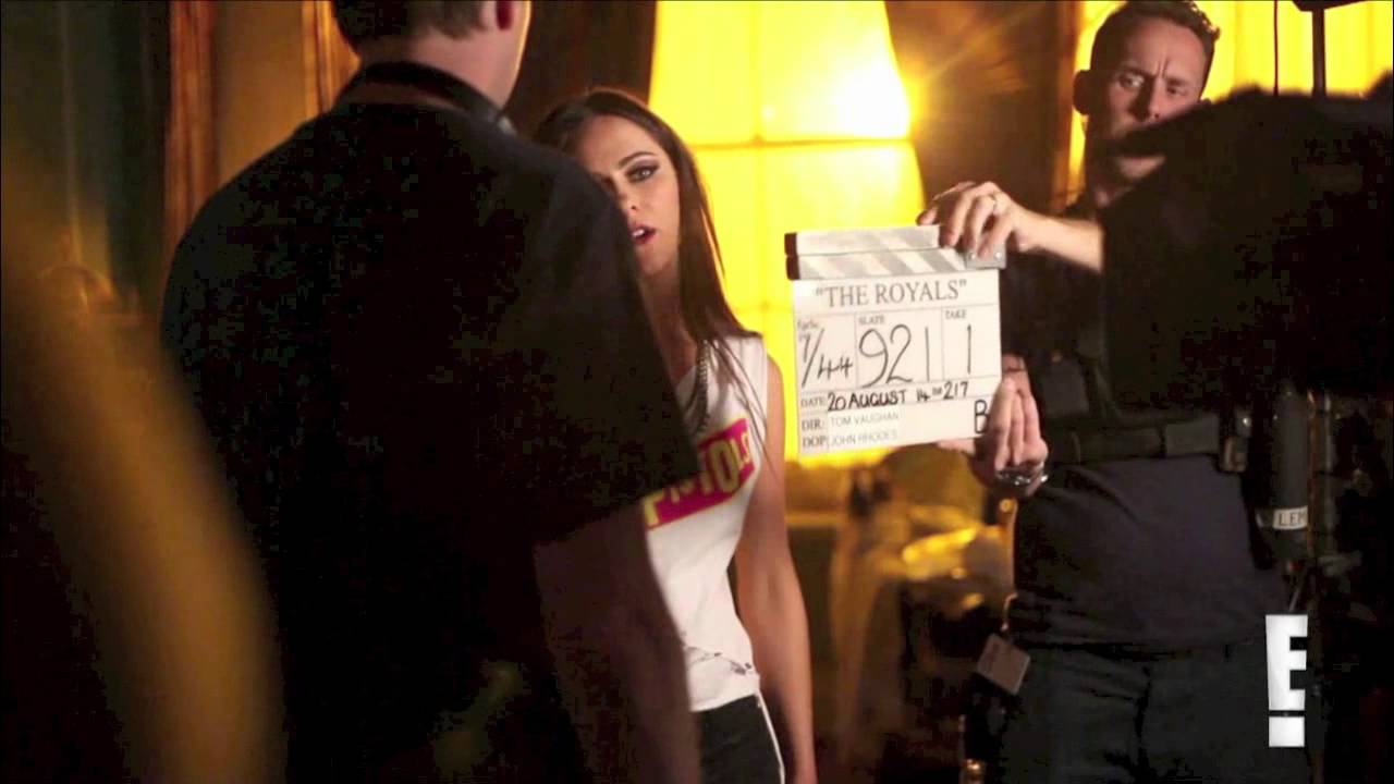 Go Behind the Scenes of Eleanor's Graffiti Paint Job