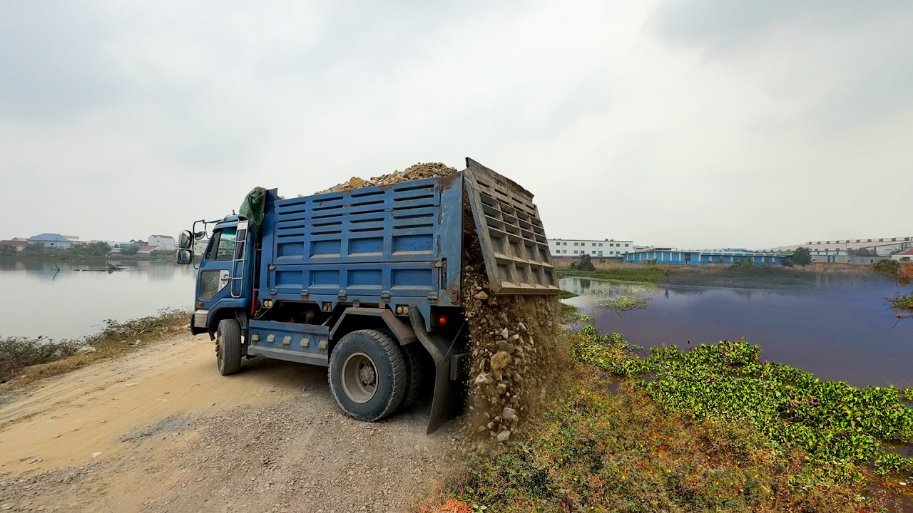 Big Land filling , Skills​ Driver​ Bulldozer SHANTUI DH17C3, Dump truck unloading