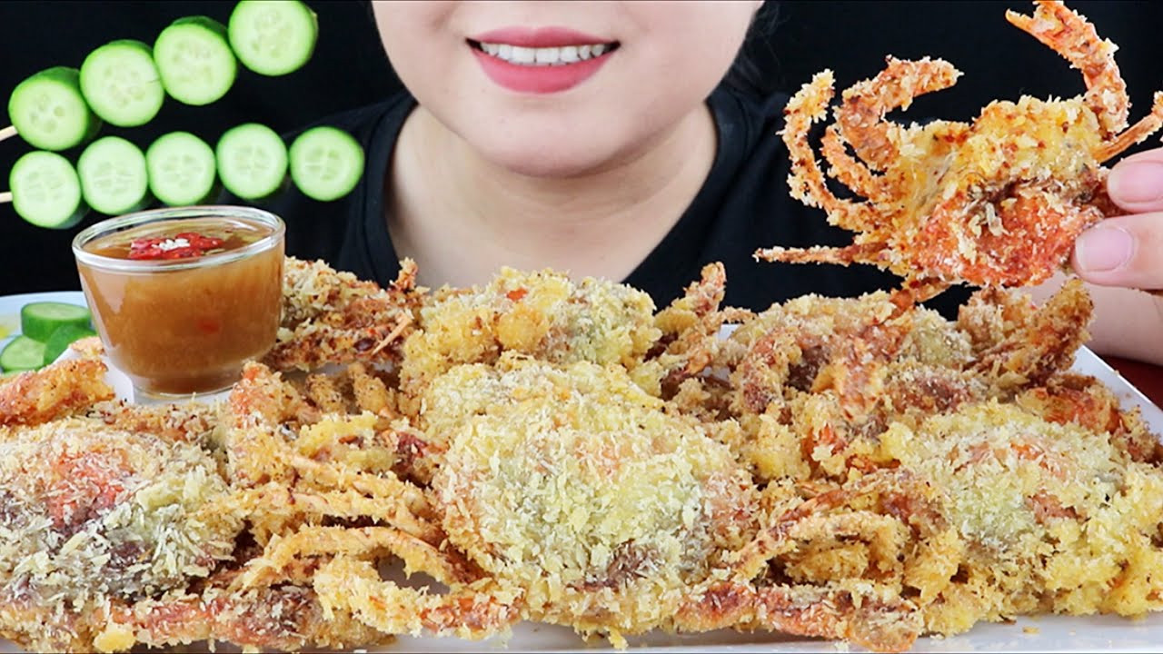 ASMR EATING DEEP FRIED SOFT SHELL CRABS. CUA LỘT CHIÊN GIÒN. CRUNCHY SOUNDS. NO TALKING. MAI ASMR