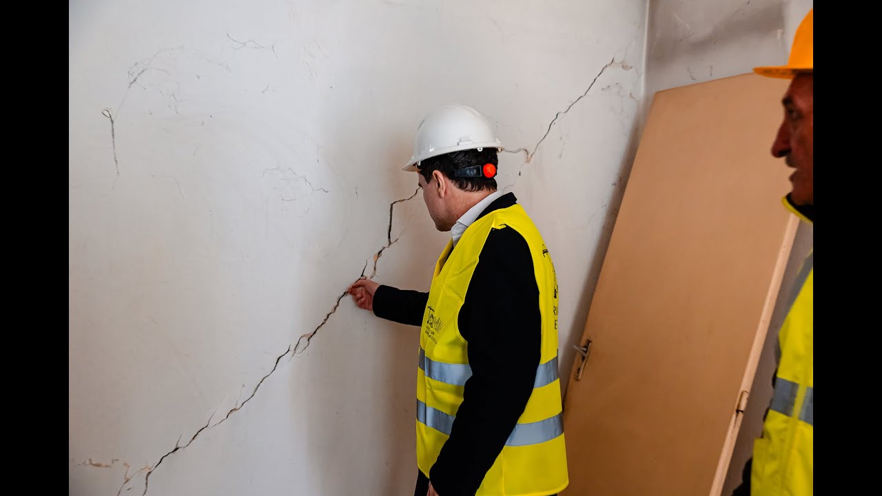 🟢 Avansăm cu lucrările de consolidare și renovare la imobilul din strada Baltagului!