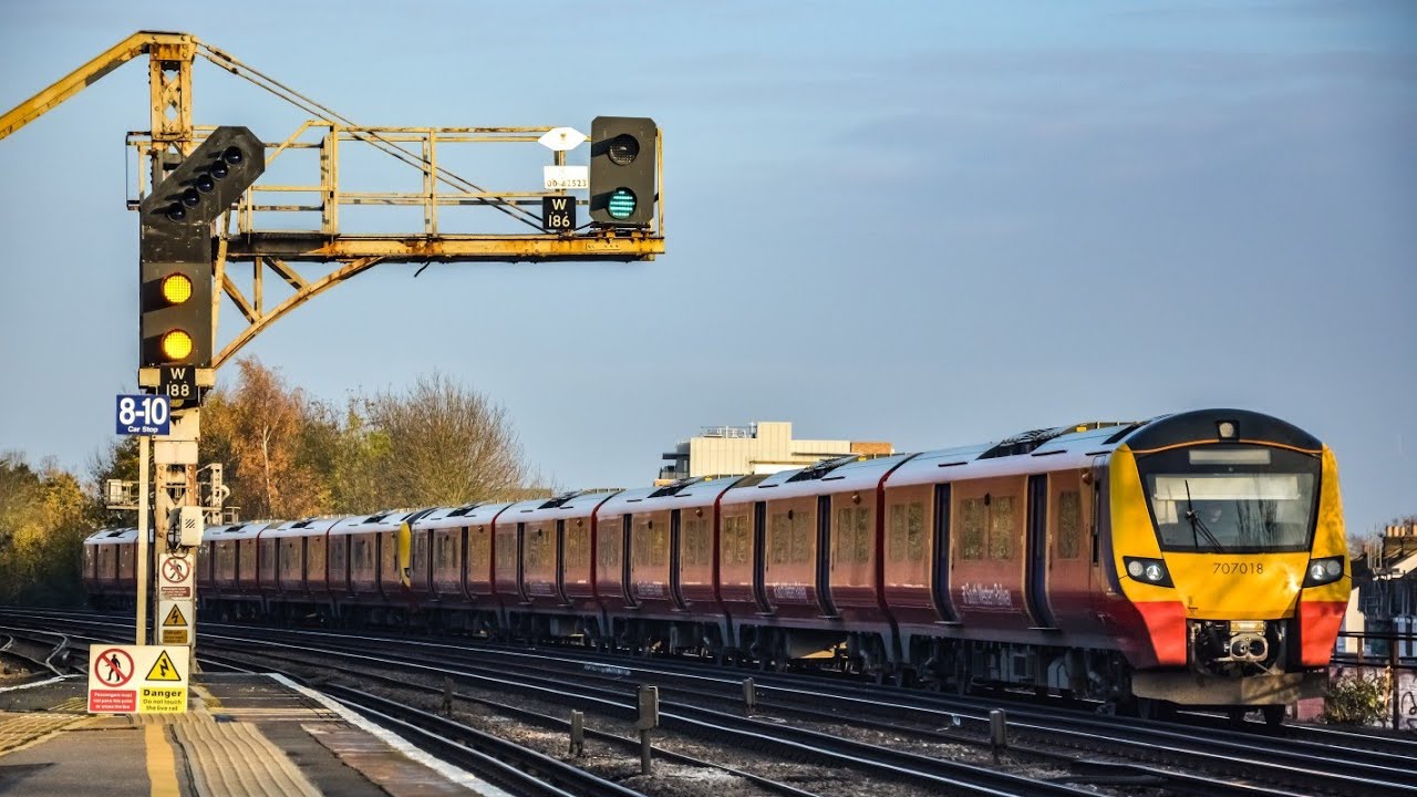 Trains at: Raynes Park (RAY/SWML) | Wednesday 30/11/22