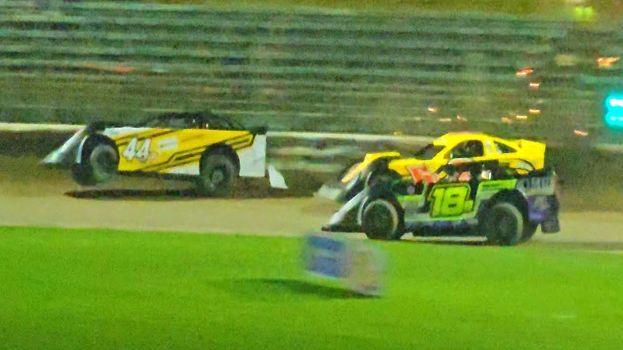 Robertson Prestige Speedway - Supersaloon Sereis Final Round - 10/5/25
