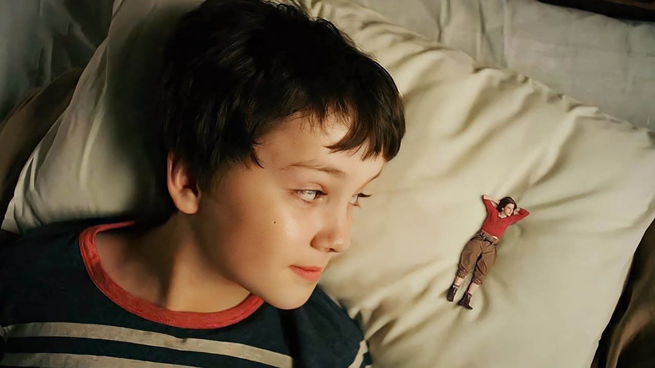 طفل بيلاقي بنت بحجم النملة وبتكون عايشة معاه في أوضته.. The Borrowers