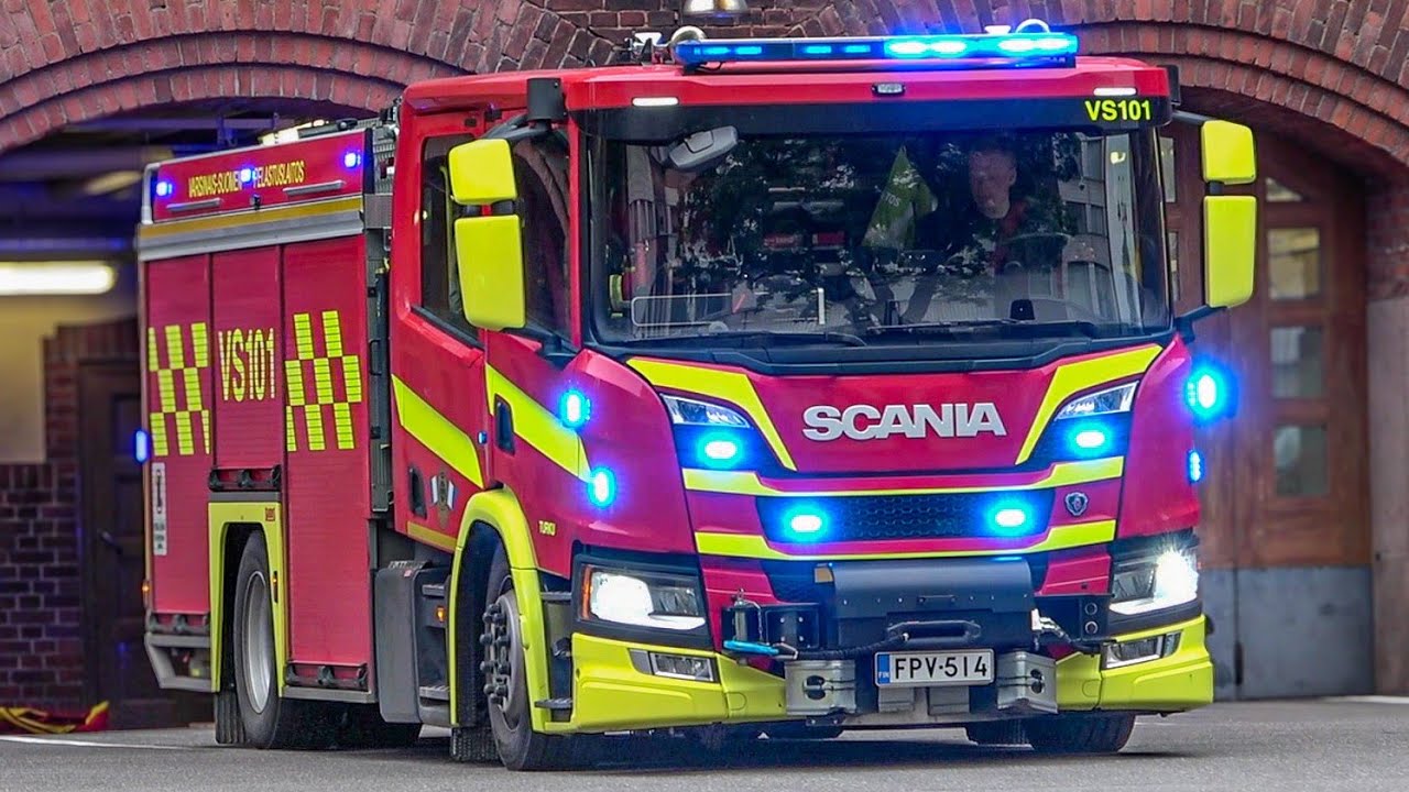 *TURKU* Fire Engine RVS101 Turns Out With Lights & Sirens – Building Fire Alarm!