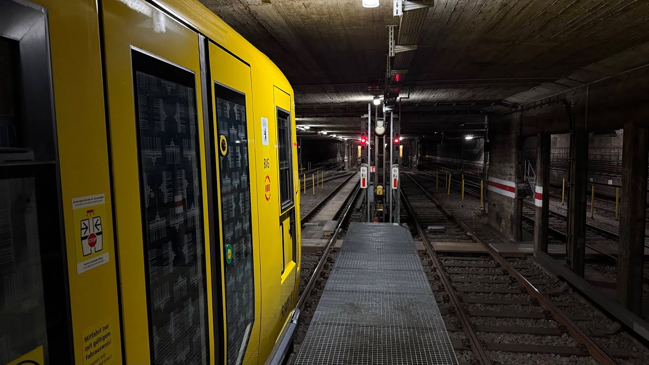 U-Bahn Berlin - Führerstandsmitfahrt U7 als Leerzug