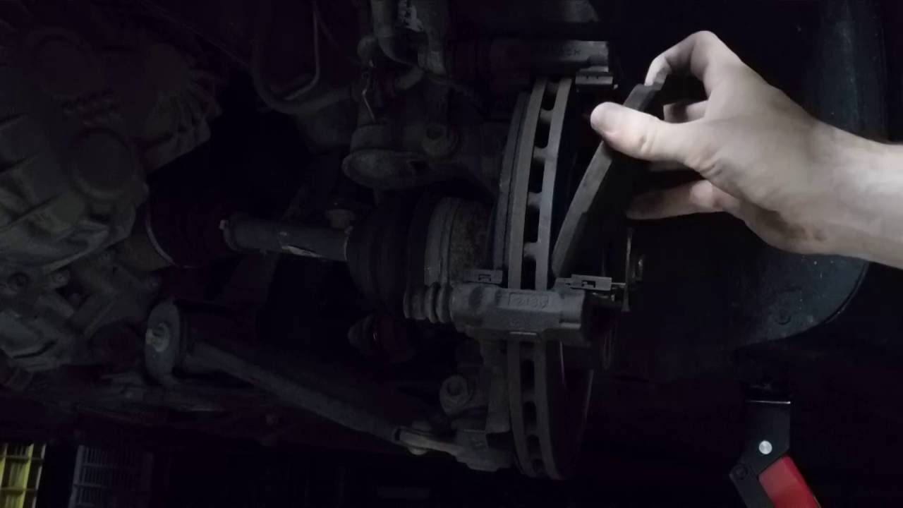 Sostituzione pasticche freni anteriori opel corsa d sport 1.3 cc 90 cv 1 Parte
