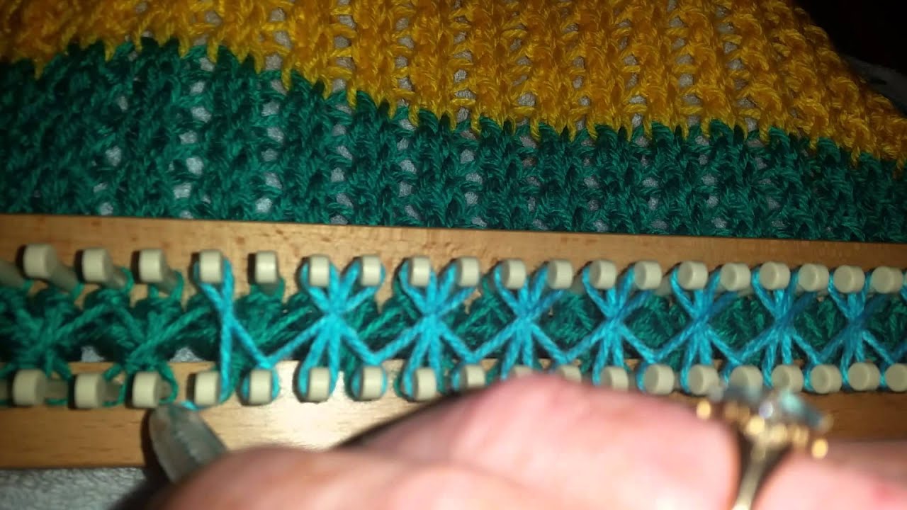 Star stitch on a long knitting loom / rake