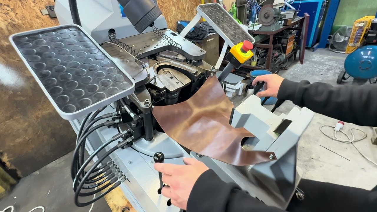 Cerim K80 Ćwiekarka czubk&oacute;w obuwia w systemie flexibla Toe Lasting machine Zehenzwickmaschine
