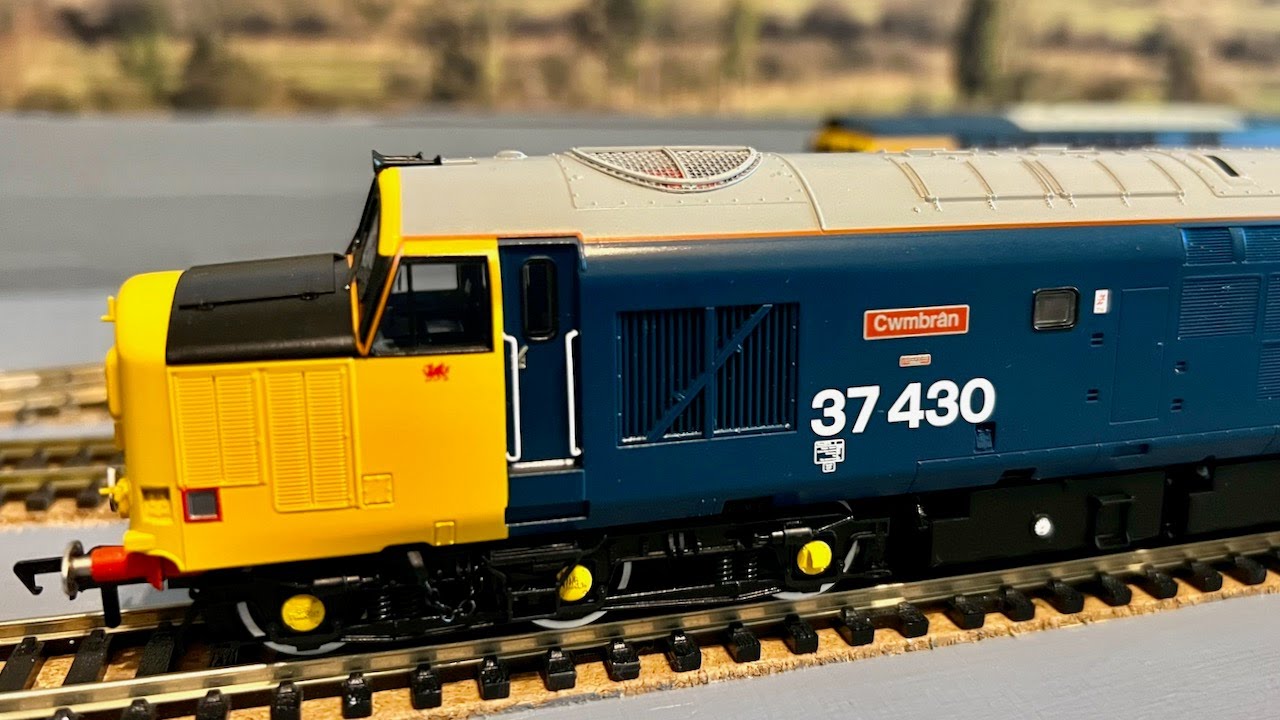 New Upgraded  Sound Fitted Bachmann Class 37430  'Cwmbran'  With  Engine Cold  Start, Move & Stop