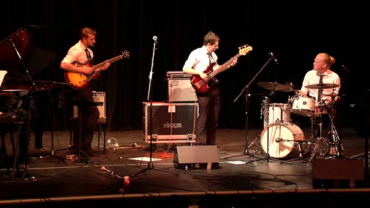 Andrew Collingwood's Recital 2014 Anthropology