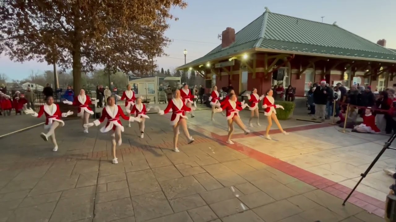 Run, Run, Rudolph - Emeralds & Diamonds