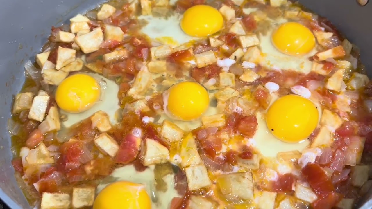 Afghan Breakfast, Eggs With Veggies! #afghanistan #breakfast #foodie #cookingvideo #vlog #delicious 