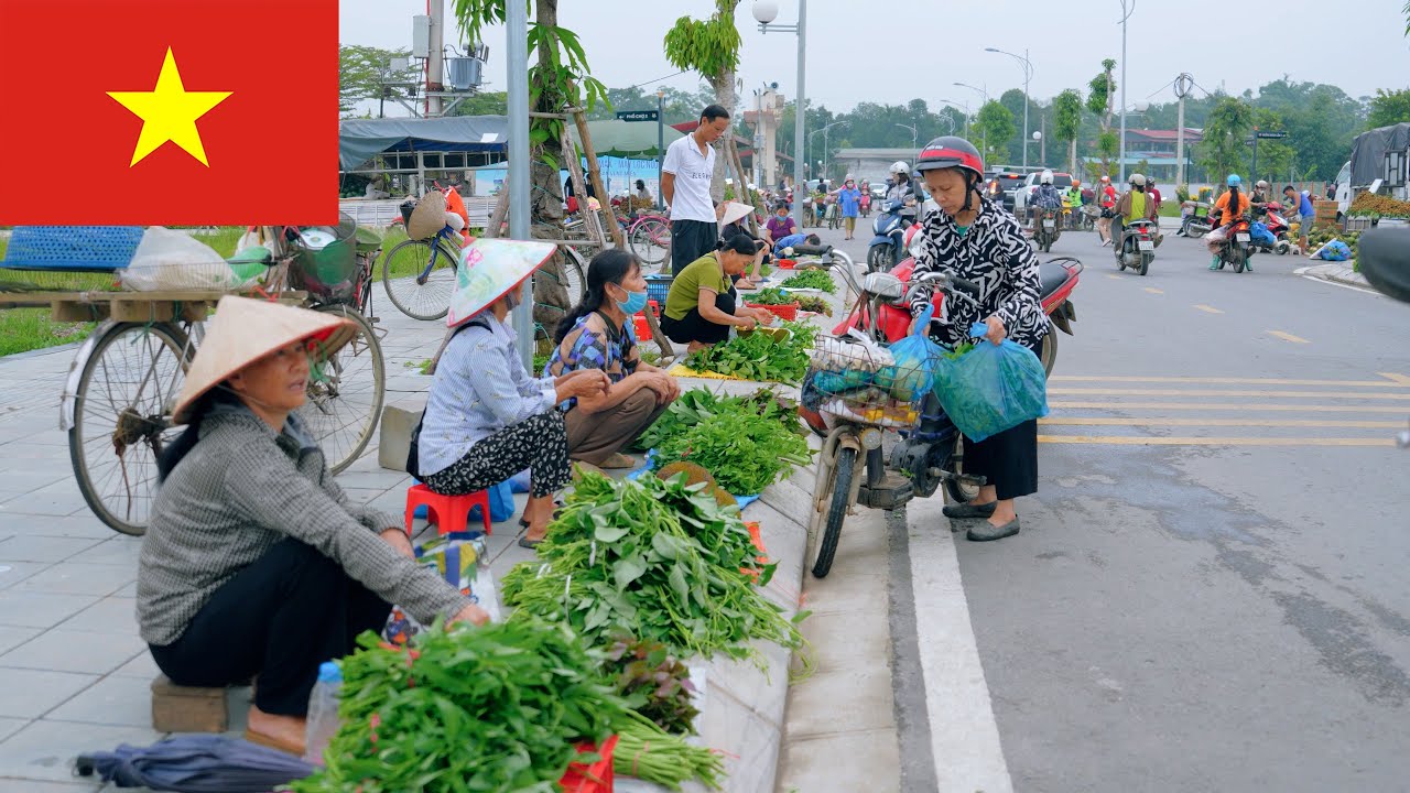 Exploring Vietnam’s Traditional Market | Local Life at Lào Cai