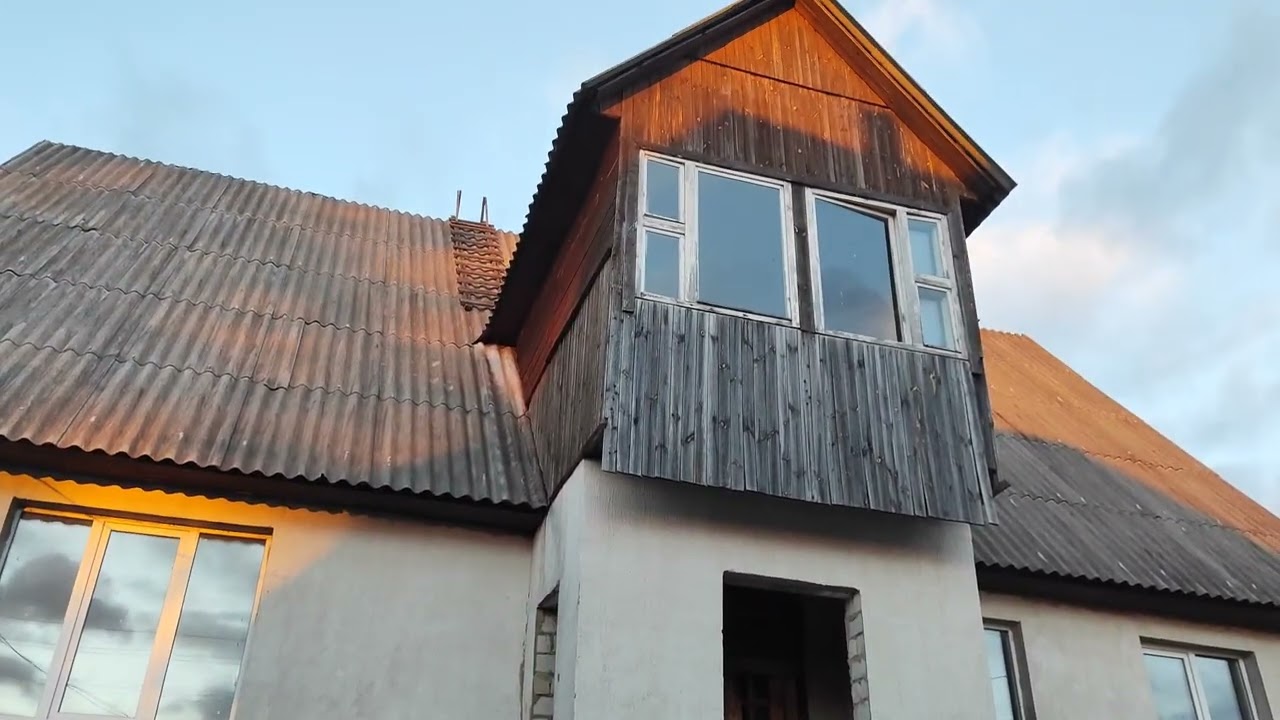 Продаётся два дома в Старых Дорогах.Один за 10000 долларов в другой за 7000 долларов.Минская обл.
