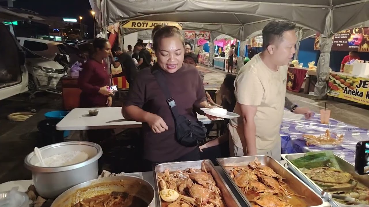 Abun bilun datang bazar Emart Matang