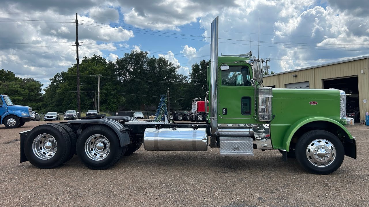 2017 Peterbilt 389 Cat Glider Kit with 536k Original Miles!