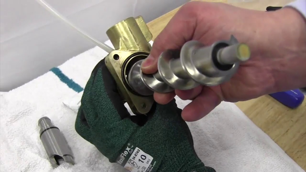 7 and 15 Series - Shaft Seal and Bushing Replacement