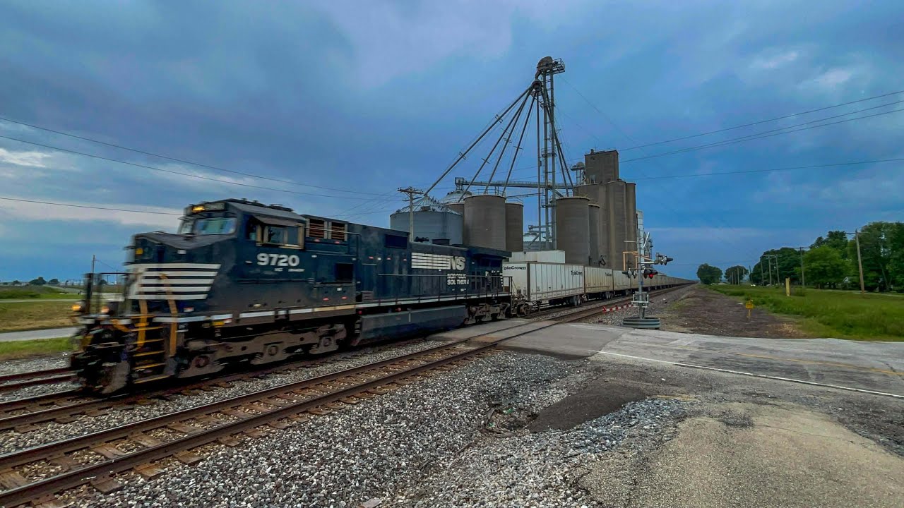 NS 9720 East in Milmine, IL on 5/13/2024