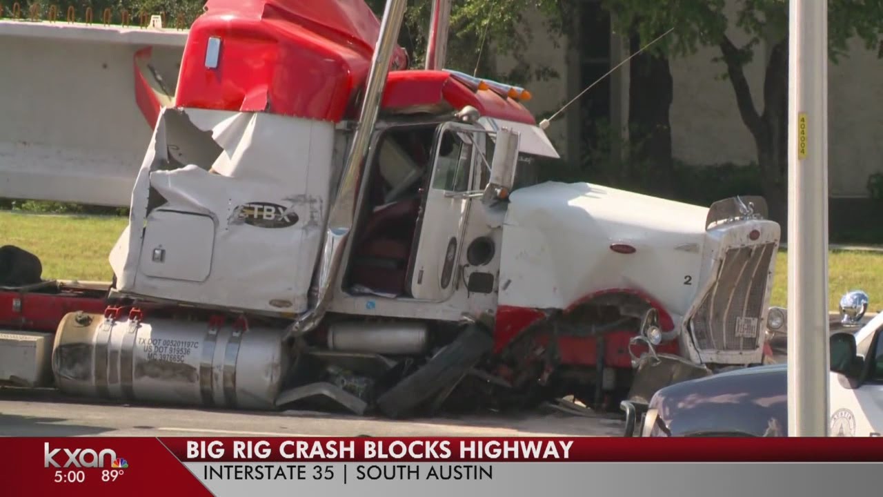 Triple semi crash shuts down I-35 in South Austin