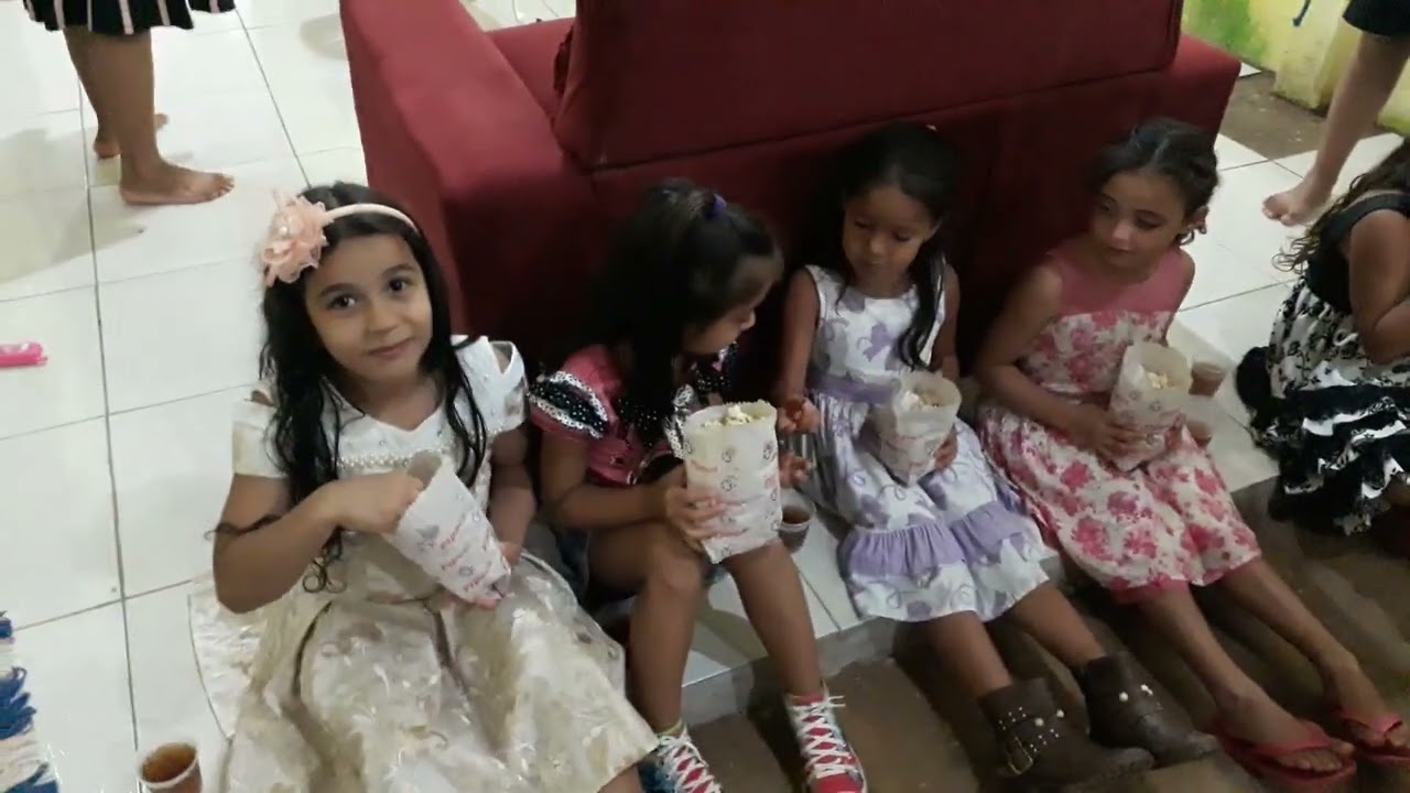 as meninas em 2021