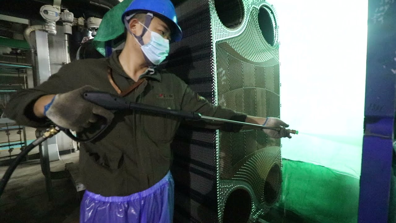 HFM Service: Cleaning Plate Heat Exchanger