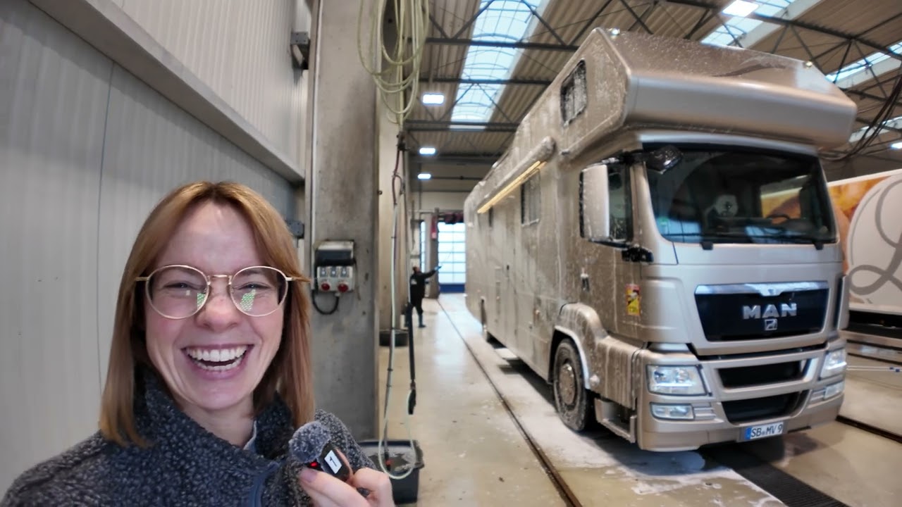 WIE WERDEN WOHNMOBILE GEWASCHEN? Vario Alkoven handwäsche