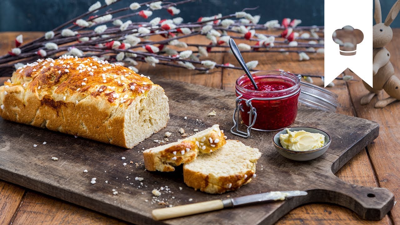 Oster-Brioche selber machen I Hefegebäck mit Himbeer-Chia-Marmelade | EDEKA