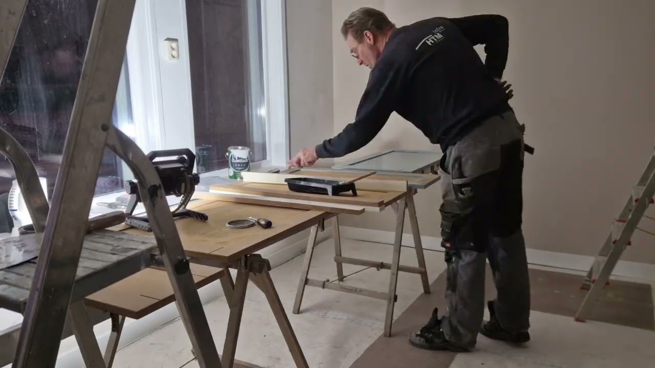 Tegels vervangen, deurtjes schilderen 