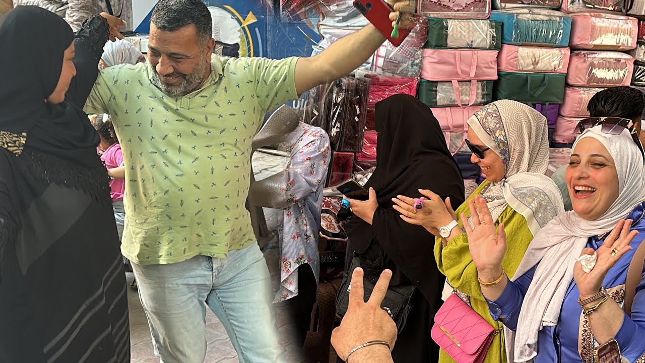 المال الحلال اهو ربنا يفرحكم فرحتنا وكلكم تجوزهم زينا