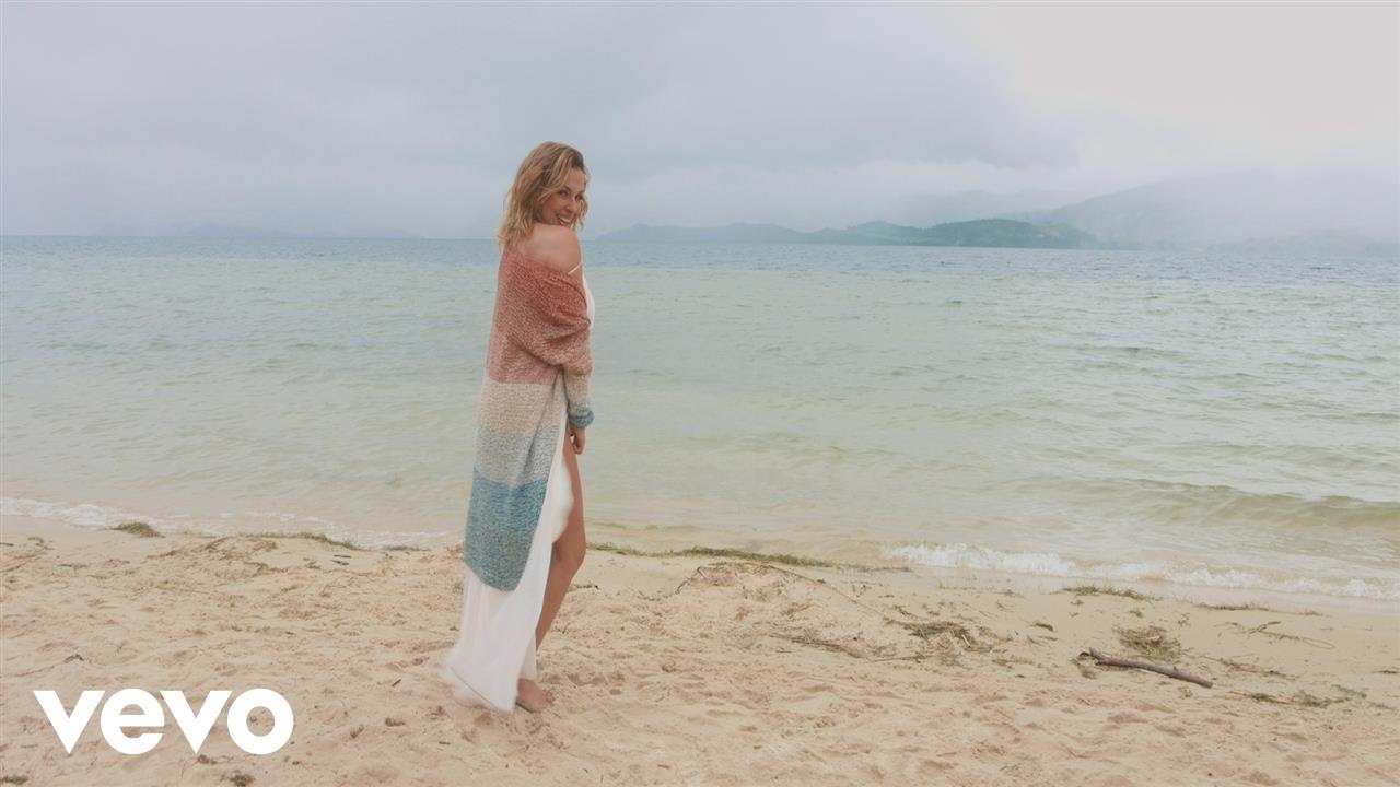 Maía - Hablame Bonito (Video Oficial) (Vídeo Oficial)
