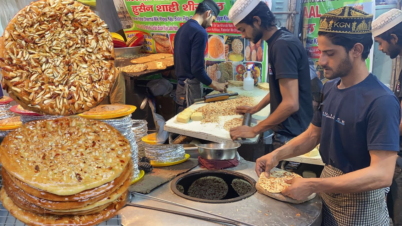 Dry Fruits Pizza or Shahi Sheermal of Jama Masjid Jama Masjid Food| Indian Street Food |kolkata 