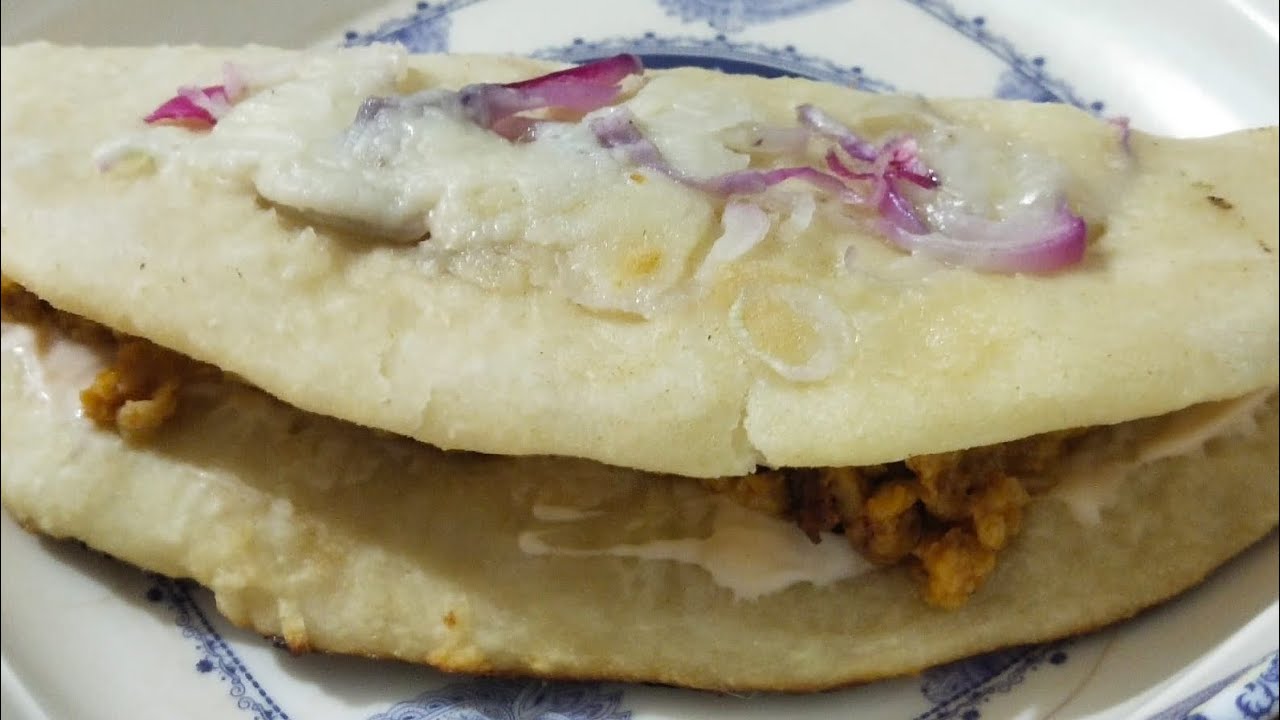 Onion bread cheese pocket | Recipe | Ramzan special | Tooba's kitchen 💫