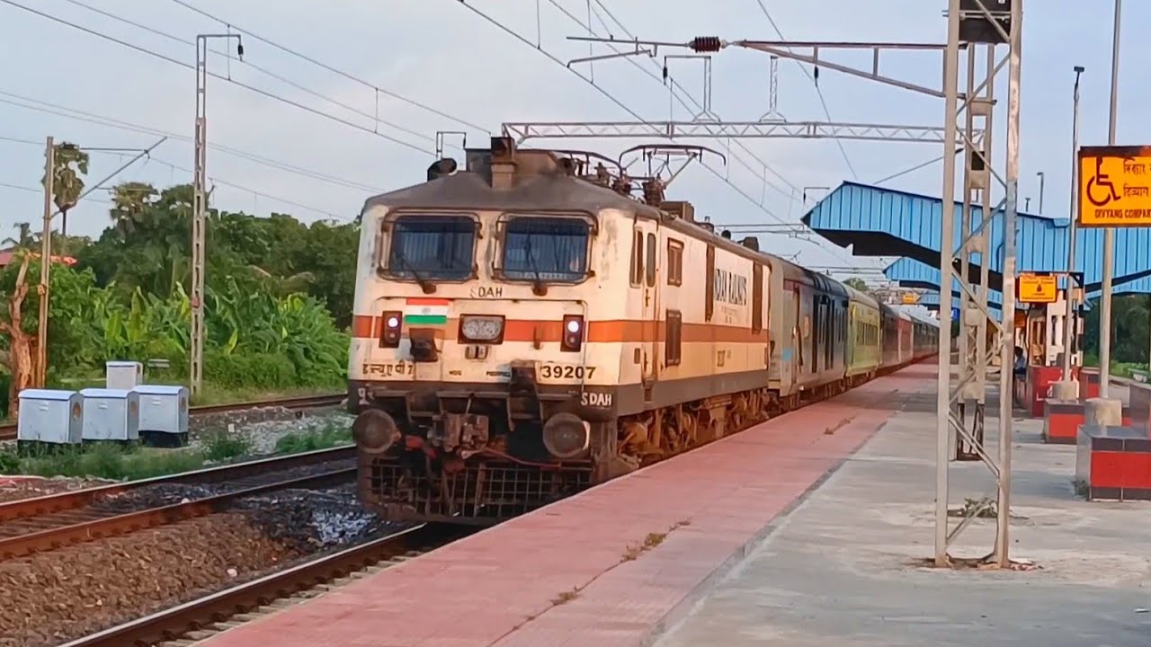 🔥Devastating WAP7 Rajdhani + Other Premium Trains Showing Aggression At 130kmph Over Eastern Region