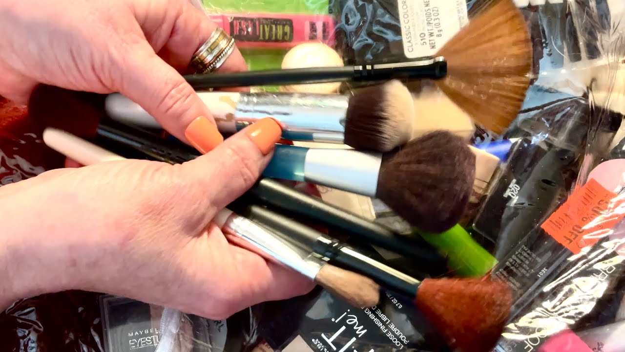 Makeup Rummage! (No talking only) Heavy plastic crinkles~looped 1X~ASMR