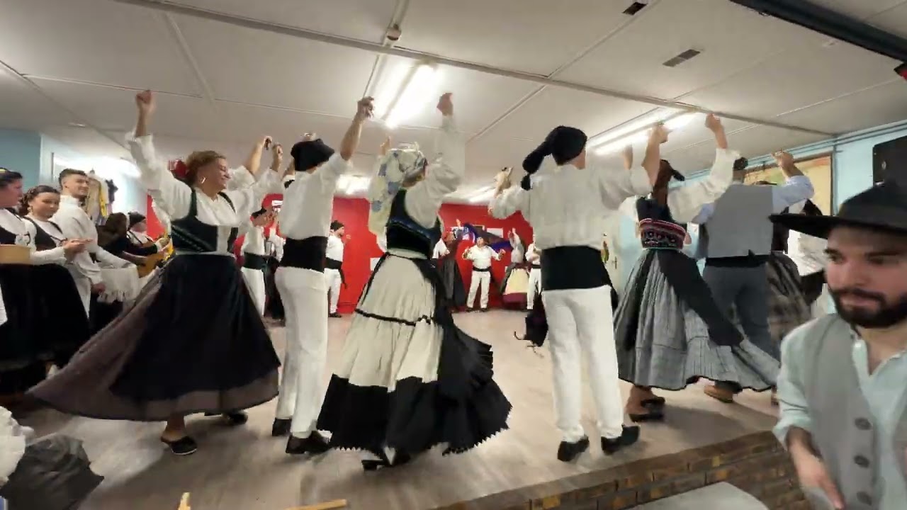 Cana verde dos galos - Festival folclórico de Sainte-Geneviève-des-Bois
